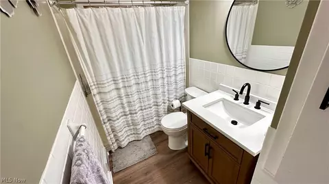 Bath - 1787 E 227th St, Euclid, OH 44117 photo 1 of 5