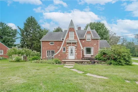 1410 Schneider St NE, Canton, OH 44721