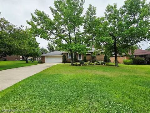 185 Briarleigh Dr, Brunswick, OH 44212