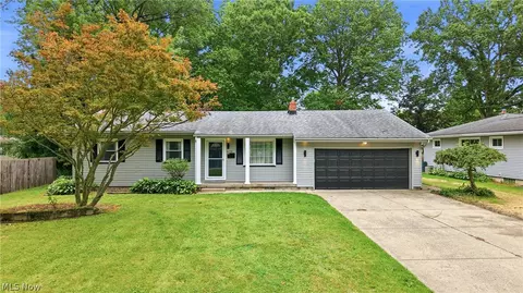 4258 Staatz Dr, Youngstown, OH 44511