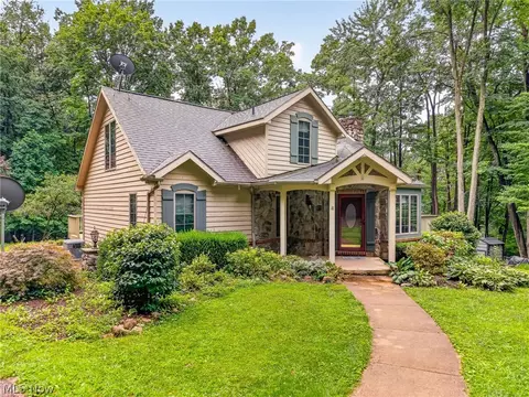 1992 Rheam Rd, Clinton, OH 44216