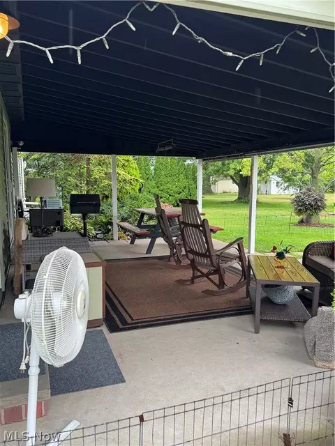 Exterior - 8420 W Ridge Rd, Elyria, OH 44035 photo 3 of 4