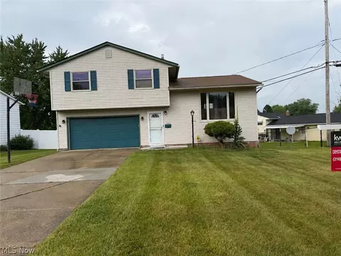 24881 Ridgeline Dr, Bedford Heights, OH 44146