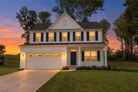 2293 Monaco St NW, Uniontown, OH 44685