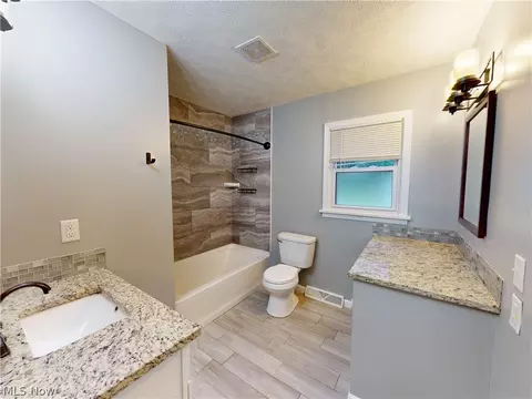 Bath - 2922 Cliffside Dr, Copley, OH 44321 photo 1 of 4