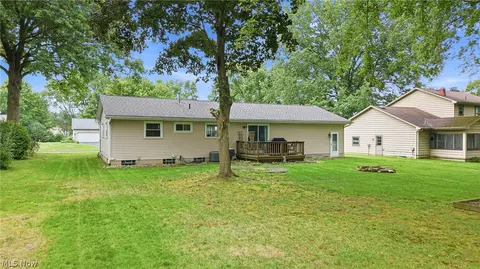 Exterior - 6955 Colleen Dr, Youngstown, OH 44512 photo 5 of 6