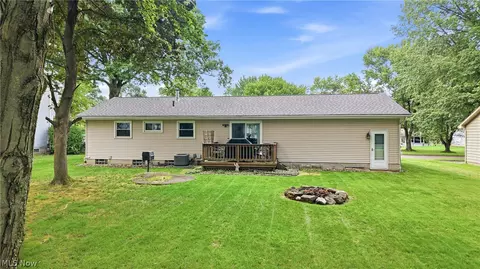 Exterior - 6955 Colleen Dr, Youngstown, OH 44512 photo 4 of 6