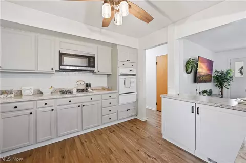 Kitchen - 6955 Colleen Dr, Youngstown, OH 44512 photo 2 of 2