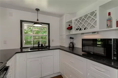 Kitchen - 37075 Skyline Dr, Willoughby Hills, OH 44094 photo 2 of 3