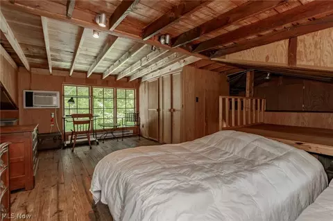 Bedroom - 37075 Skyline Dr, Willoughby Hills, OH 44094 photo 6 of 8