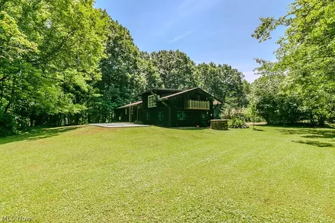 Exterior - 37075 Skyline Dr, Willoughby Hills, OH 44094 photo 10 of 10