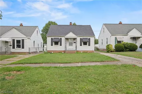 4403 W 57th St, Cleveland, OH 44144