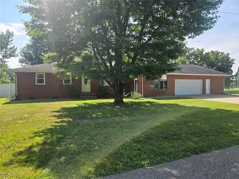 11364 West Ave, Sandyville, OH 44671