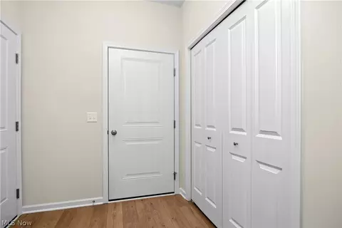 Entry Way - 509 Eldemire Ln, Elyria, OH 44035 photo 2 of 3