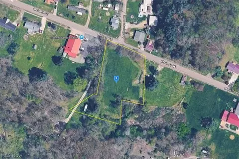 5850 Main St SE, New Philadelphia, OH 44663