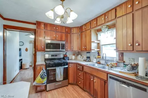 Kitchen - 219 Scranton Ave, Minerva, OH 44657 photo 2 of 3