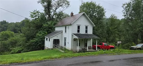 6448 Lindentree Rd NE, Mineral City, OH 44656