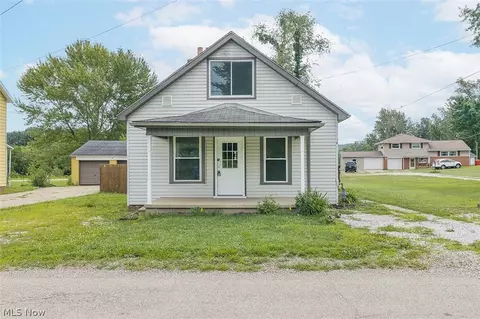 6597 Superior Rd SE, Uhrichsville, OH 44683