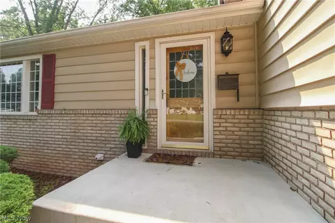 Exterior - 452 Rockland Dr, Boardman, OH 44512 photo 1 of 8