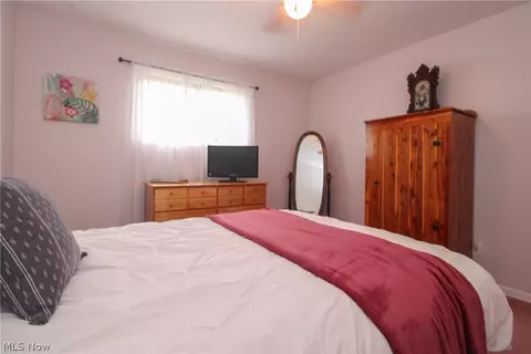 Bedroom - 452 Rockland Dr, Boardman, OH 44512 photo 7 of 7