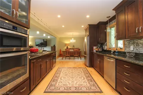 Kitchen - 452 Rockland Dr, Boardman, OH 44512 photo 3 of 4