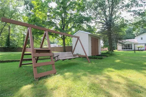 Exterior - 452 Rockland Dr, Boardman, OH 44512 photo 6 of 8