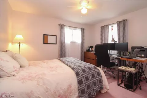 Bedroom - 452 Rockland Dr, Boardman, OH 44512 photo 4 of 7