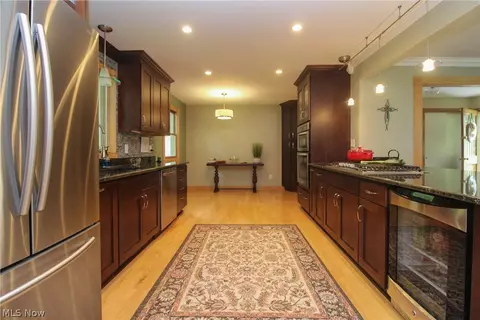 Kitchen - 452 Rockland Dr, Boardman, OH 44512 photo 2 of 4