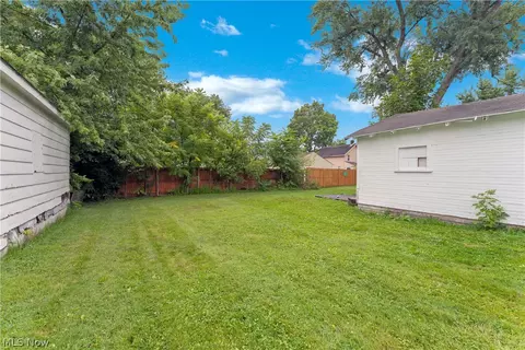 Exterior - 486 7th St, Struthers, OH 44471 photo 3 of 4