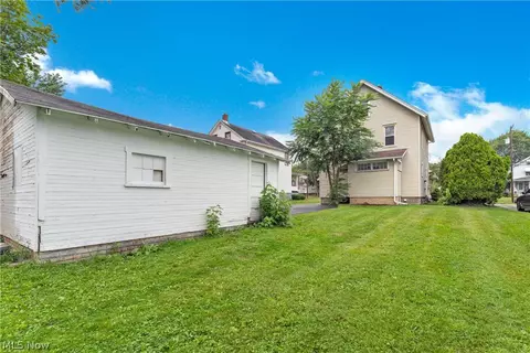 Exterior - 486 7th St, Struthers, OH 44471 photo 4 of 4
