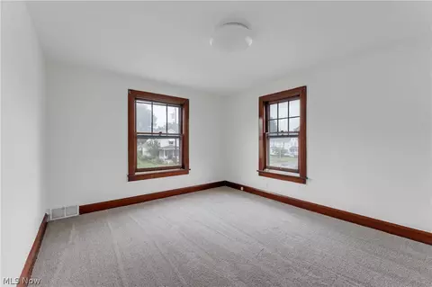 Bedroom - 486 7th St, Struthers, OH 44471 photo 3 of 6