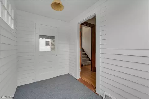 Entry Way - 486 7th St, Struthers, OH 44471 photo 2 of 2