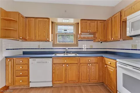 Kitchen - 486 7th St, Struthers, OH 44471 photo 2 of 2