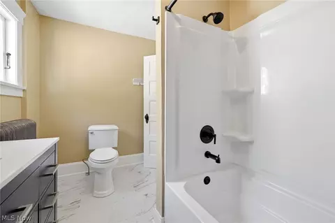 Bath - 425 West Ave, Elyria, OH 44035 photo 4 of 6