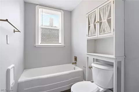 Bath - 425 West Ave, Elyria, OH 44035 photo 6 of 6