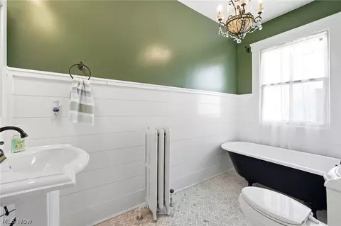 Bath - 425 West Ave, Elyria, OH 44035 photo 2 of 6