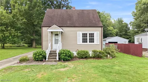 2036 Overland Ave NE, Warren, OH 44483