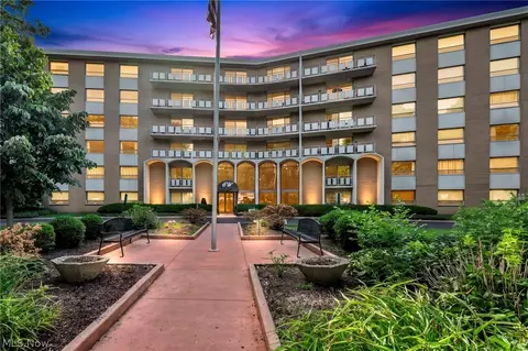 3400 Wooster Rd #502, Rocky River, OH 44116