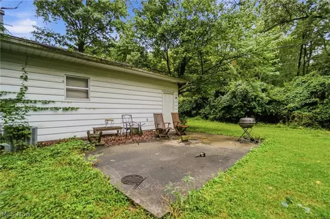 Exterior - 1472 Feeman Ave, Lima, OH 45805 photo 5 of 9