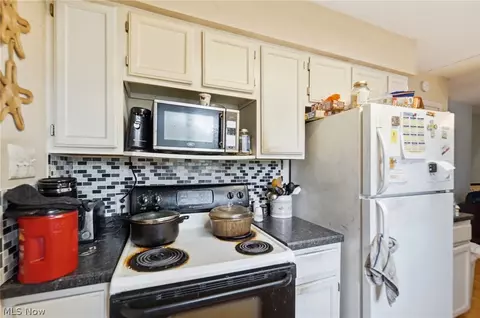 Kitchen - 1472 Feeman Ave, Lima, OH 45805 photo 4 of 4