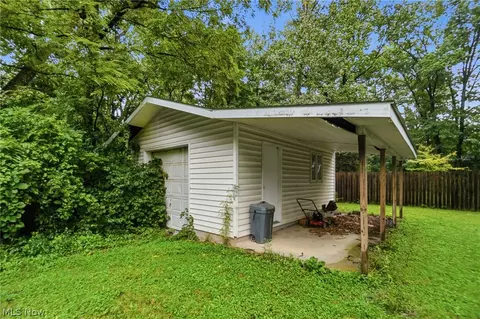 Exterior - 1472 Feeman Ave, Lima, OH 45805 photo 7 of 9