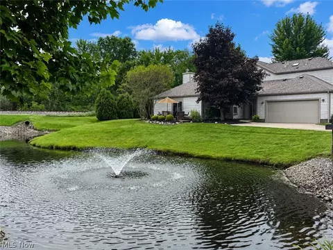334 Windjammer Dr, Columbiana, OH 44408