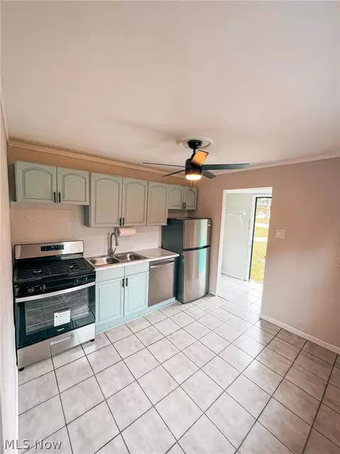 Kitchen - 7354 Oregon Trl, Boardman, OH 44512 photo 2 of 2