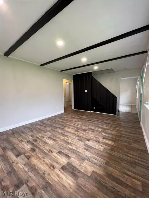 Living - 7354 Oregon Trl, Boardman, OH 44512 photo 2 of 3