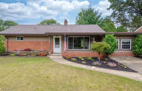 33580 Linden Dr, Solon, OH 44139