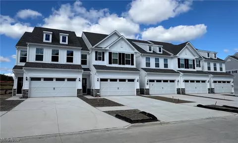 940 Memory Ln # -1, Aurora, OH 44202 photo 3
