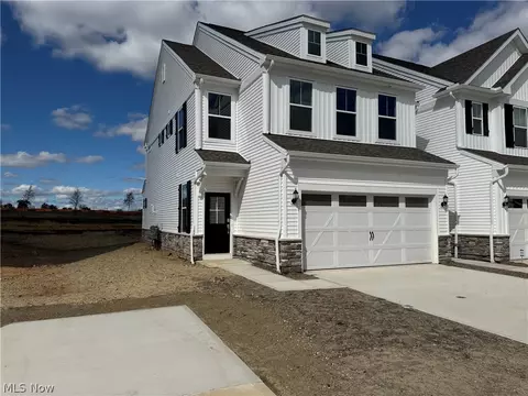 940 Memory Ln # -1, Aurora, OH 44202 photo 2