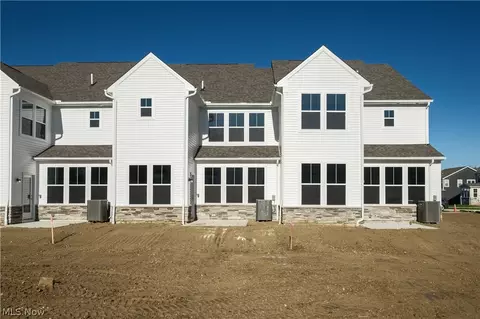 940 Memory Ln # -1, Aurora, OH 44202 photo 4