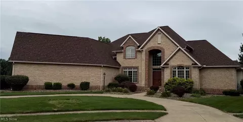 2828 Steelwood Cir, Akron, OH 44312