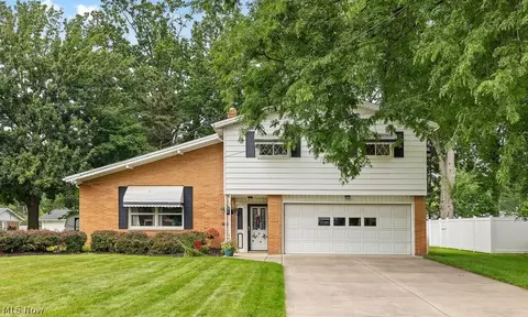 28520 Spruce Dr, North Olmsted, OH 44070